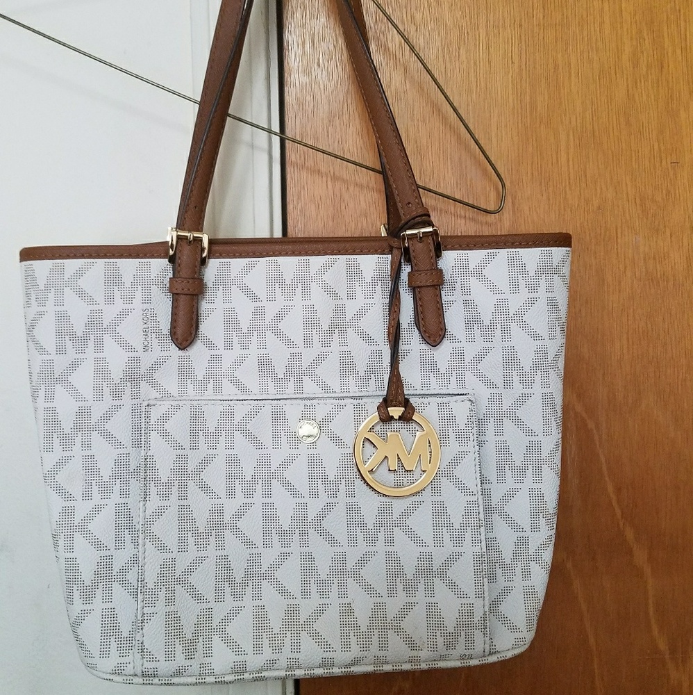 Michael kors jet set gold Mk emblem purse